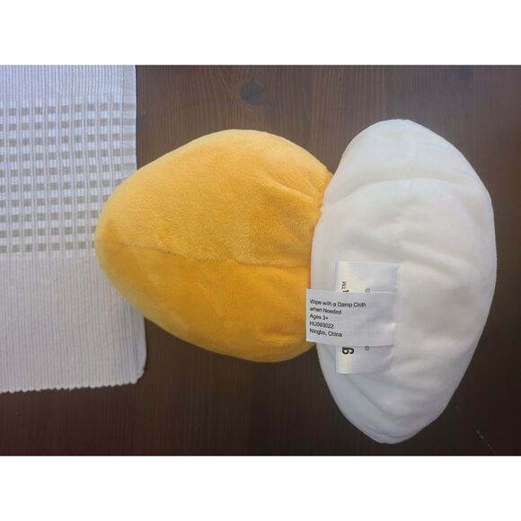Gudetama the Lazy Egg Valentine's Day Plush - Picture 2 of 2